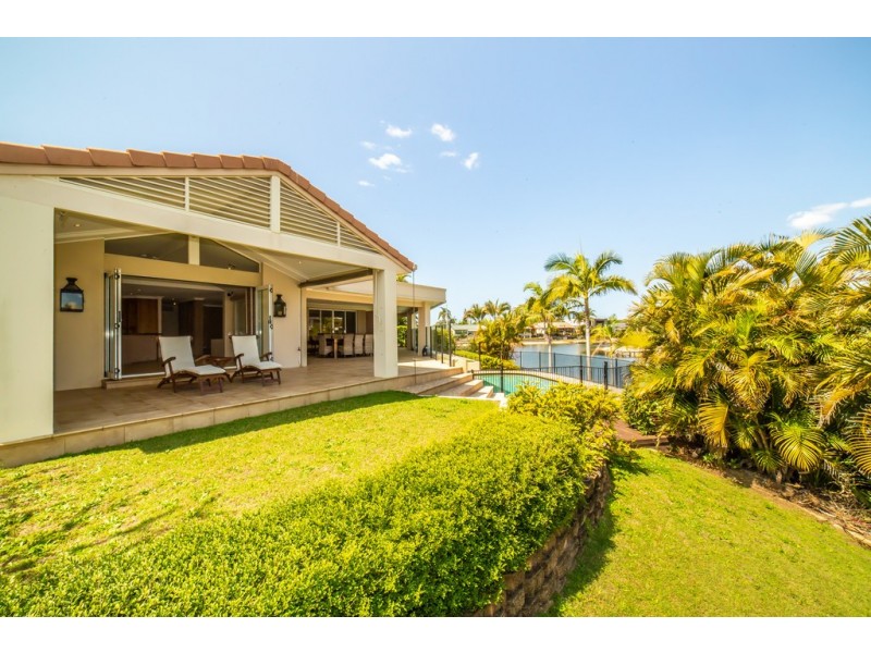 2 Caithness Court, Sorrento QLD 4217