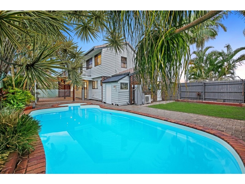2 Langford Court, Mermaid Waters QLD 4218