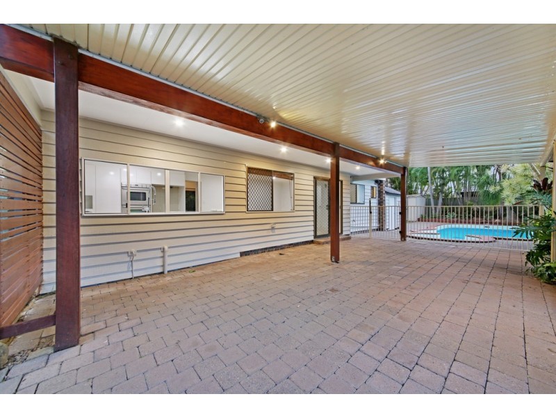 2 Langford Court, Mermaid Waters QLD 4218