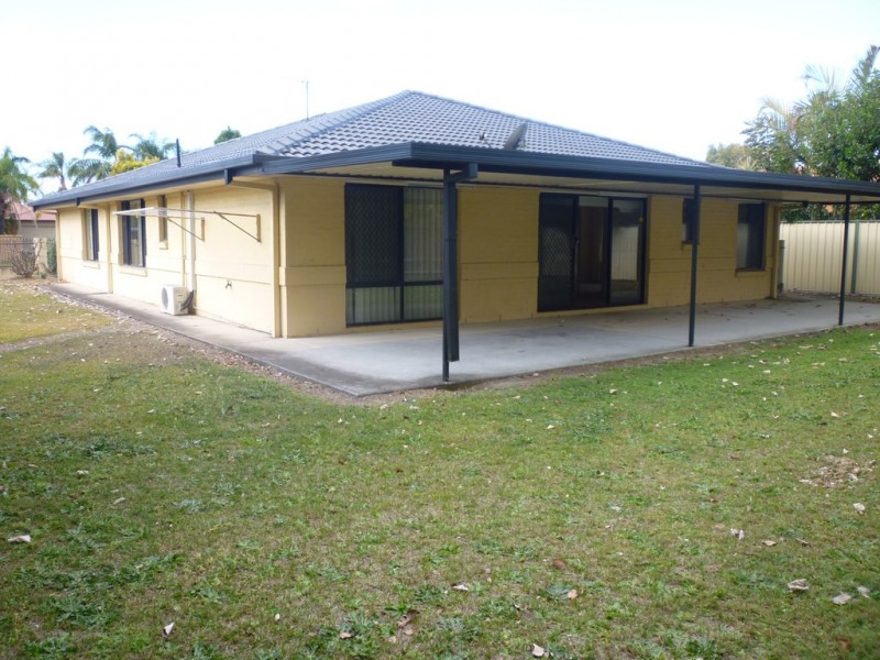 1 Yarraville Street, Robina QLD 4226