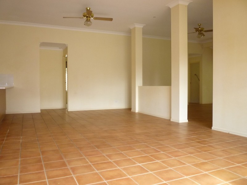 1 Yarraville Street, Robina QLD 4226