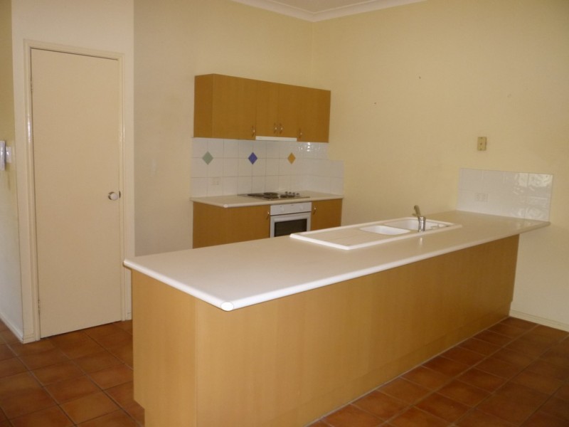 1 Yarraville Street, Robina QLD 4226