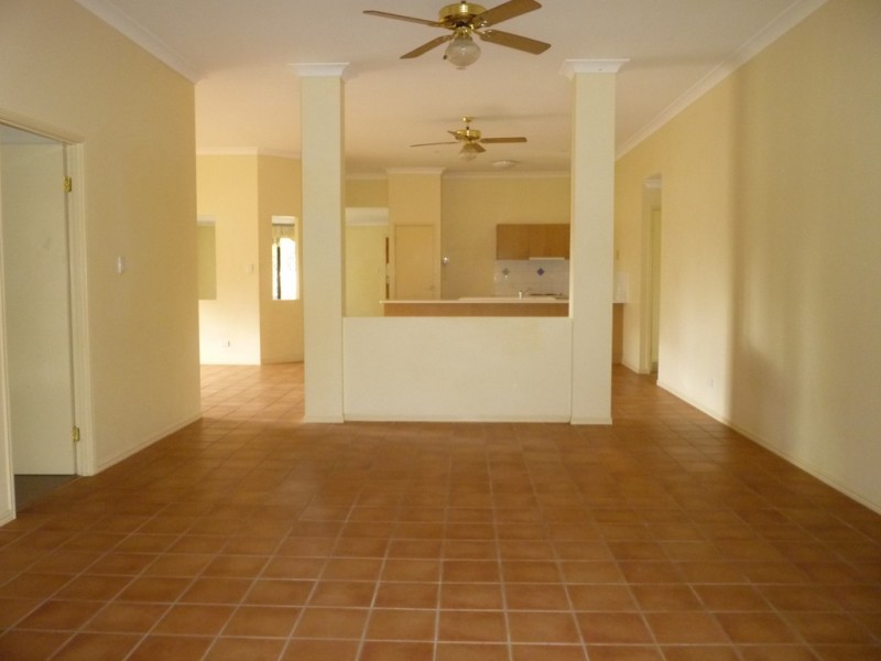 1 Yarraville Street, Robina QLD 4226