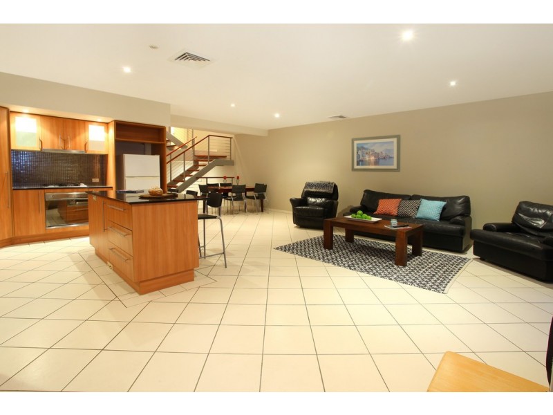 2/30 Peninsular Drive, Surfers Paradise QLD 4217