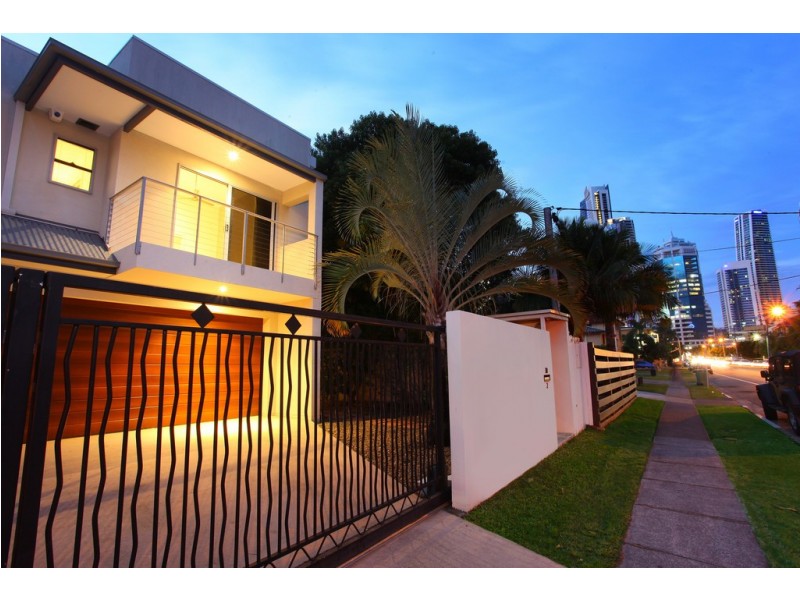 2/30 Peninsular Drive, Surfers Paradise QLD 4217