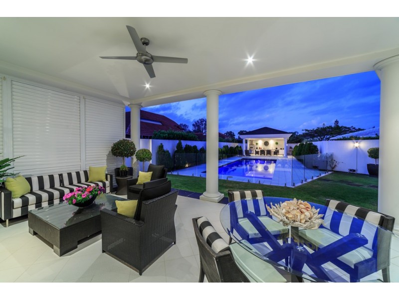 4 Waterview Crescent, Sorrento QLD 4217