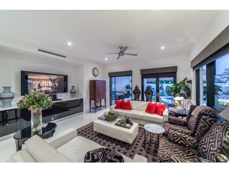 4 Waterview Crescent, Sorrento QLD 4217