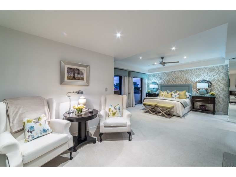 4 Waterview Crescent, Sorrento QLD 4217