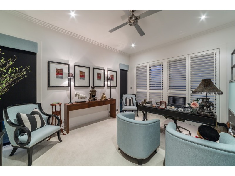 4 Waterview Crescent, Sorrento QLD 4217