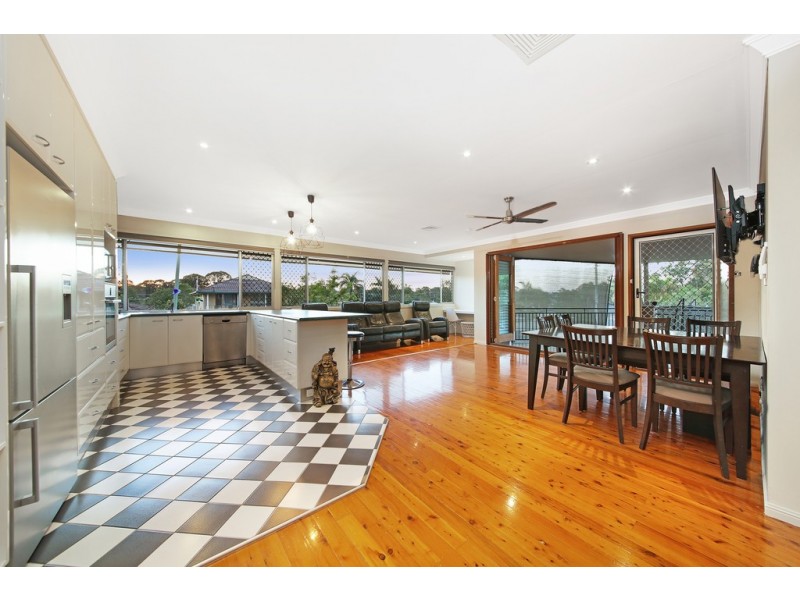 22 Saltash Street, Labrador QLD 4215