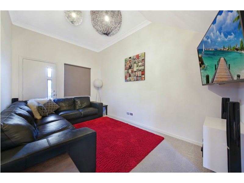 22 Saltash Street, Labrador QLD 4215