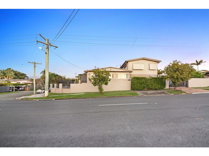 22 Saltash Street, Labrador QLD 4215