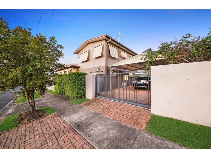 22 Saltash Street, Labrador QLD 4215