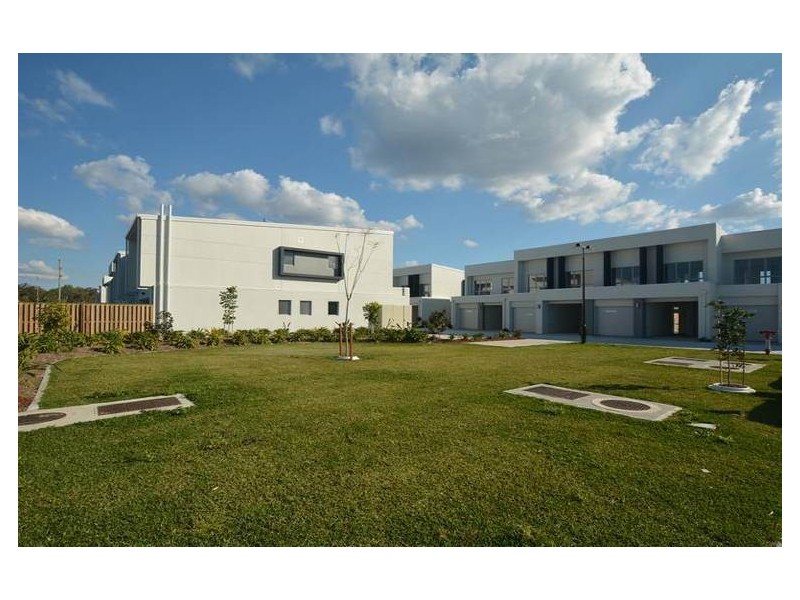 31/156 Marina Quays Blvd, Hope Island QLD 4212