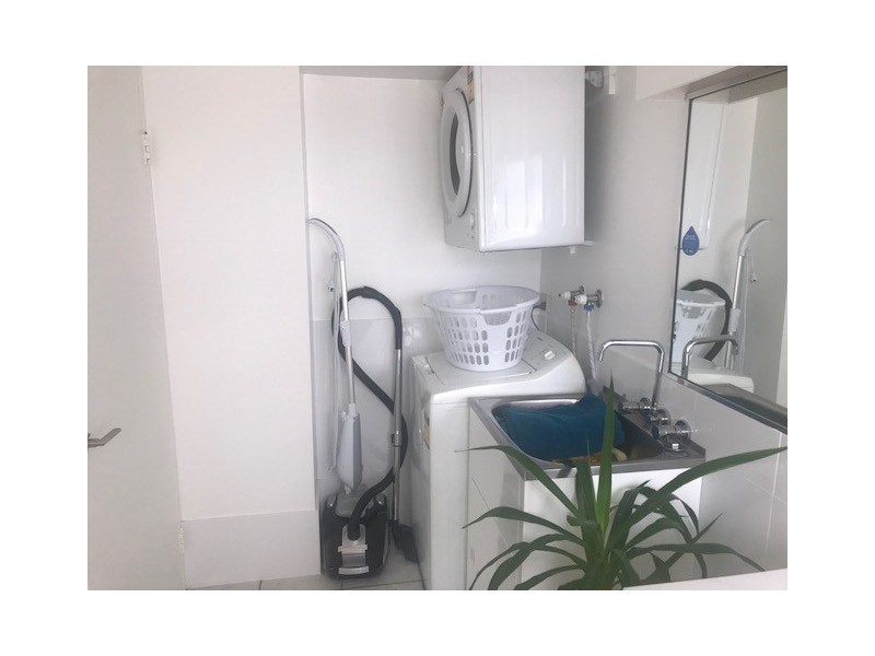 401/70 Remembrance drive, Surfers Paradise QLD 4217