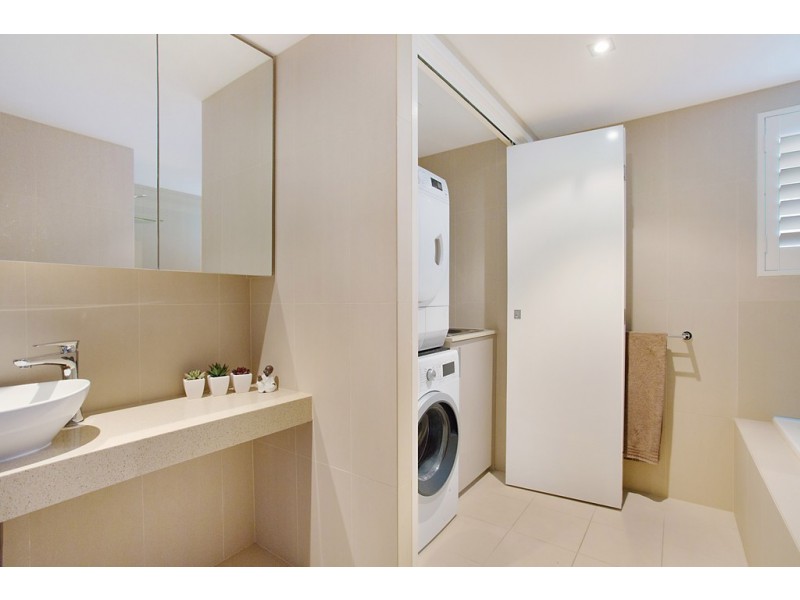 25/53 Darrambal Street, Surfers Paradise QLD 4217