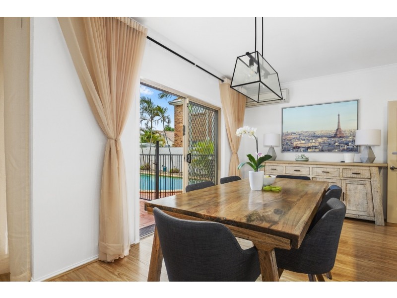 5 Santabelle Crescent, Clear Island Waters QLD 4226