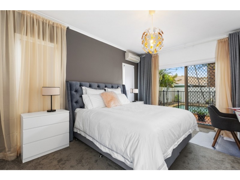 5 Santabelle Crescent, Clear Island Waters QLD 4226