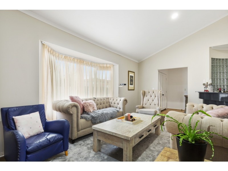 5 Santabelle Crescent, Clear Island Waters QLD 4226