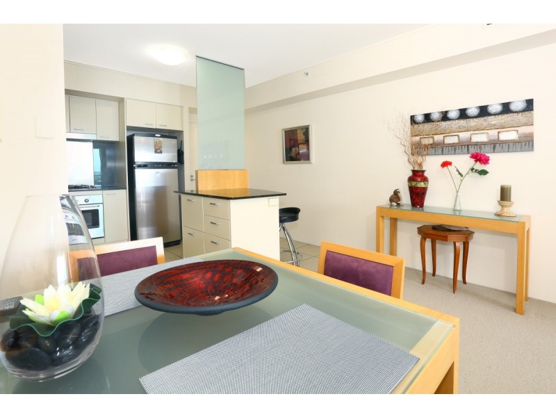 1104/2685 Gold Coast Highway, Broadbeach QLD 4218
