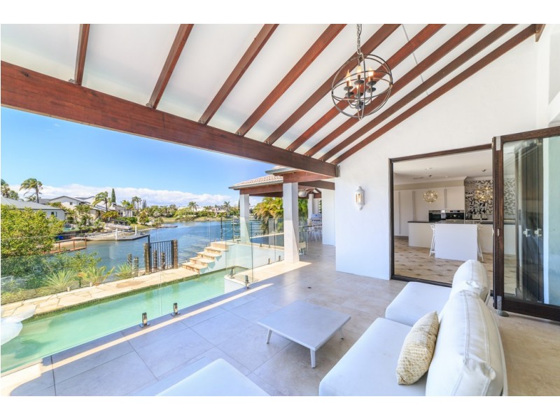 19 Charolais Crescent, Benowa Waters QLD 4217