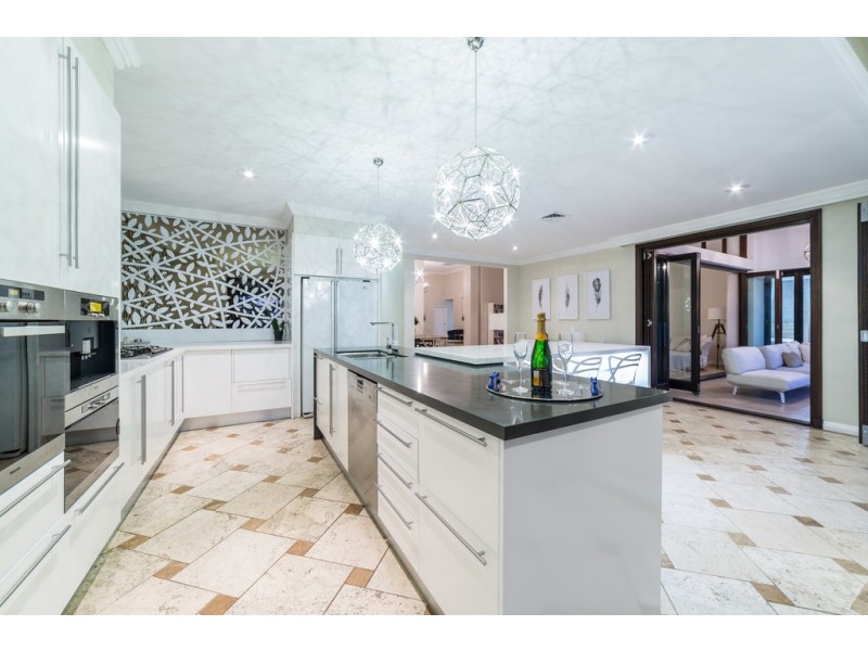 19 Charolais Crescent, Benowa Waters QLD 4217
