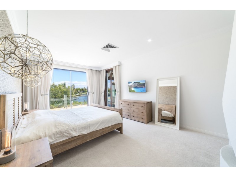 19 Charolais Crescent, Benowa Waters QLD 4217