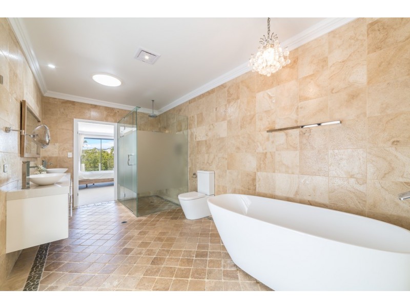 19 Charolais Crescent, Benowa Waters QLD 4217