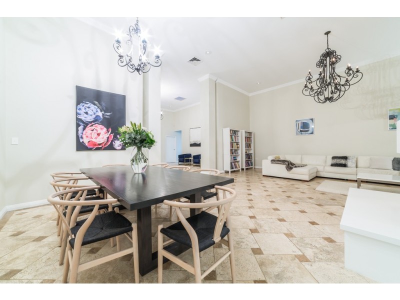 19 Charolais Crescent, Benowa Waters QLD 4217