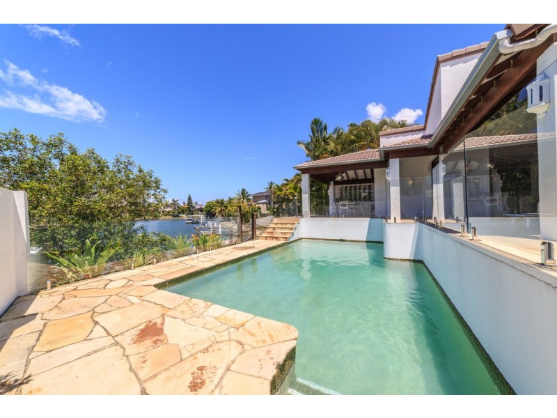 19 Charolais Crescent, Benowa Waters QLD 4217