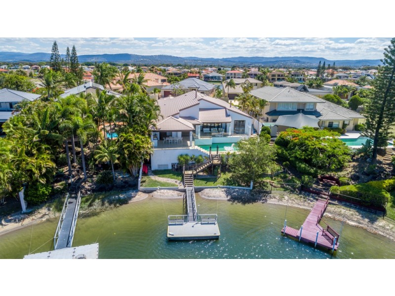 19 Charolais Crescent, Benowa Waters QLD 4217