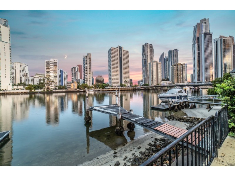 33 Stanhill Drive, Chevron Island QLD 4217