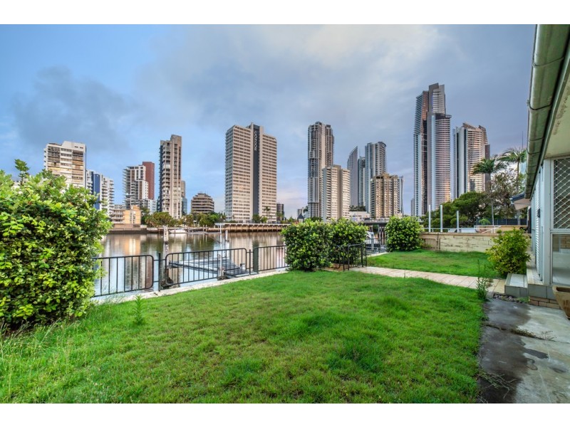 33 Stanhill Drive, Chevron Island QLD 4217