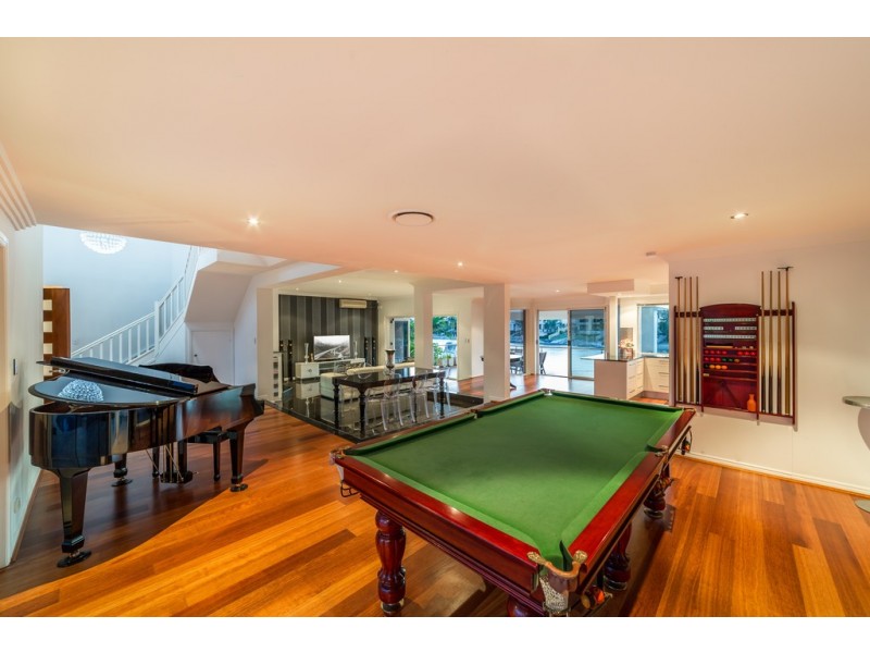 30 Charolais Crescent, Benowa Waters QLD 4217