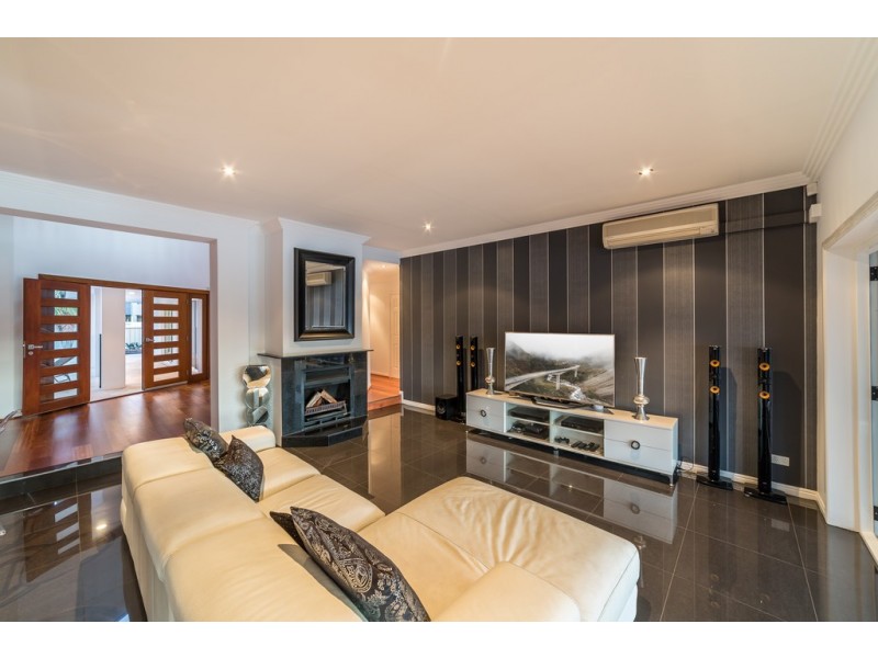 30 Charolais Crescent, Benowa Waters QLD 4217