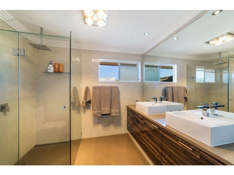 30 Charolais Crescent, Benowa Waters QLD 4217