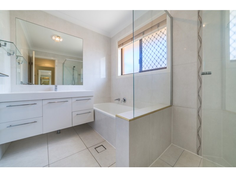 3 Braemer Court, Benowa Waters QLD 4217