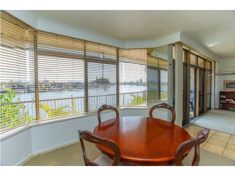 4/2964 Gold Coast Hwy, Surfers Paradise QLD 4217