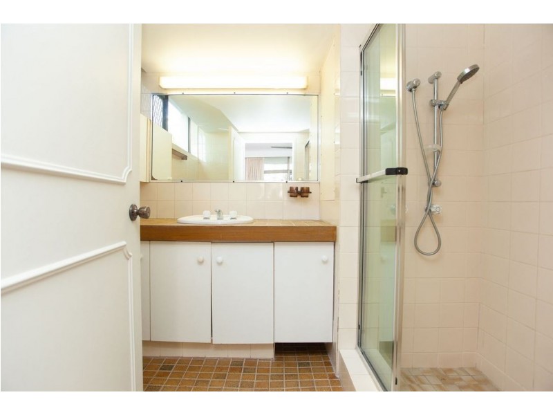 4/2964 Gold Coast Hwy, Surfers Paradise QLD 4217