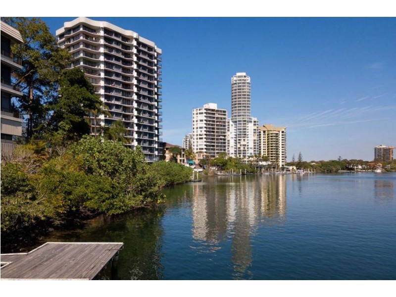 4/2964 Gold Coast Hwy, Surfers Paradise QLD 4217