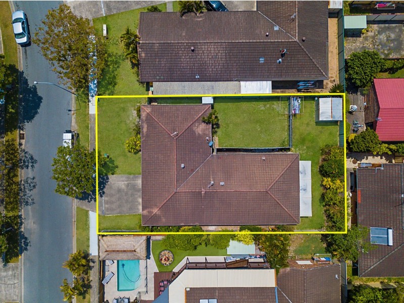 8 Peacock Place, Burleigh Waters QLD 4220