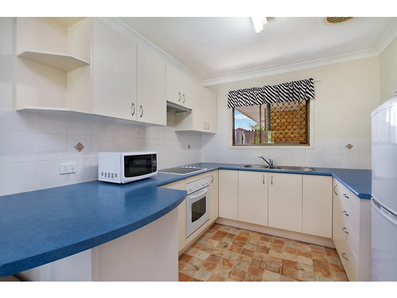 8 Peacock Place, Burleigh Waters QLD 4220