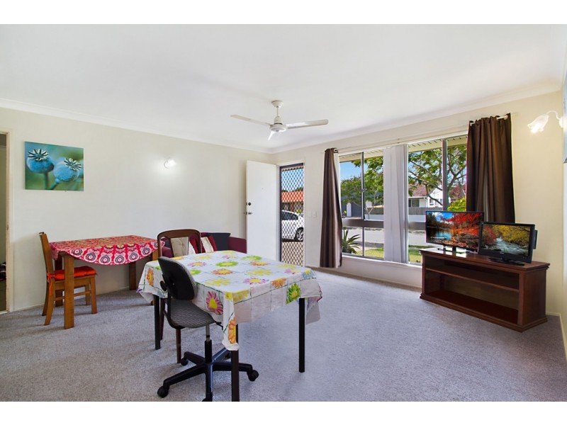 8 Peacock Place, Burleigh Waters QLD 4220