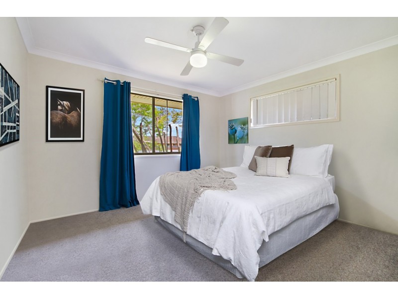 8 Peacock Place, Burleigh Waters QLD 4220