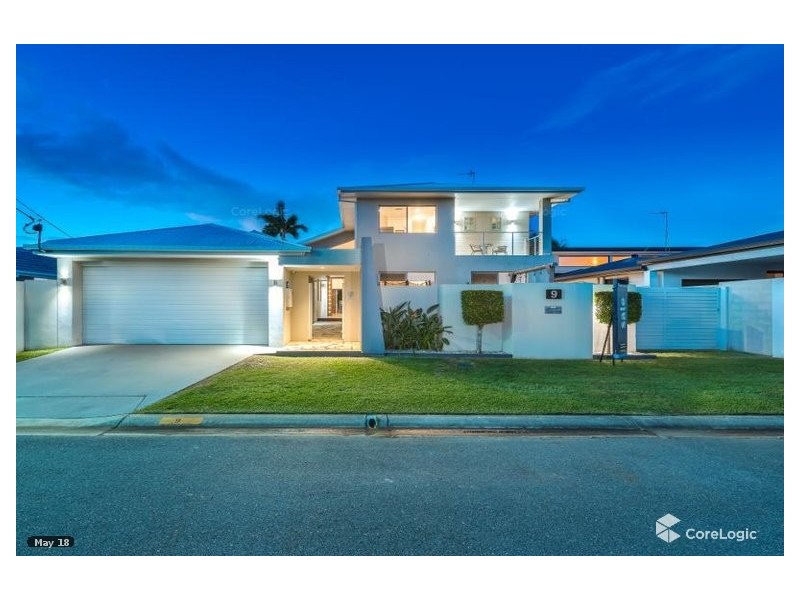 9 Pensacola Court, Broadbeach Waters QLD 4218