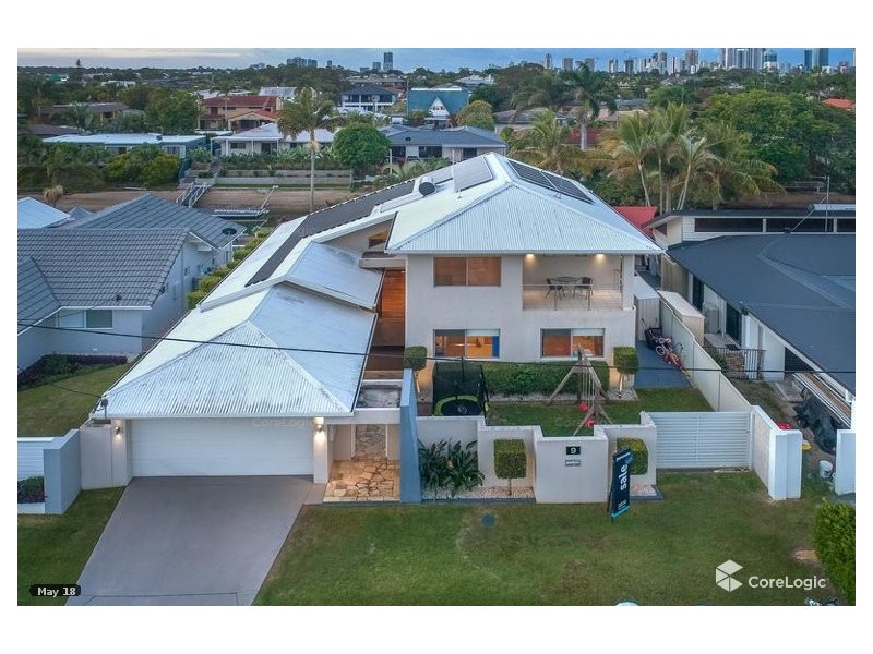 9 Pensacola Court, Broadbeach Waters QLD 4218
