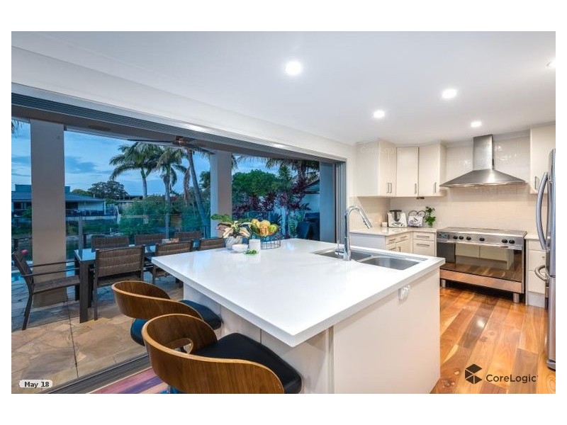 9 Pensacola Court, Broadbeach Waters QLD 4218