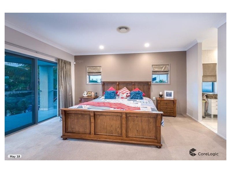 9 Pensacola Court, Broadbeach Waters QLD 4218