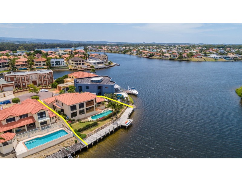 4 Bollard Circuit, Clear Island Waters QLD 4226