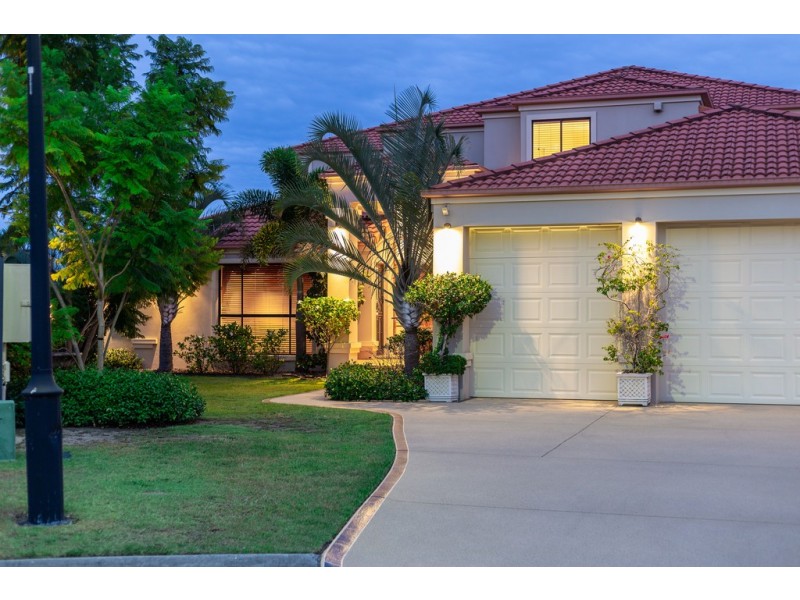 4 Bollard Circuit, Clear Island Waters QLD 4226